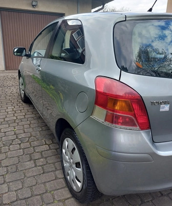 Toyota Yaris cena 18600 przebieg: 114000, rok produkcji 2009 z Łódź małe 92